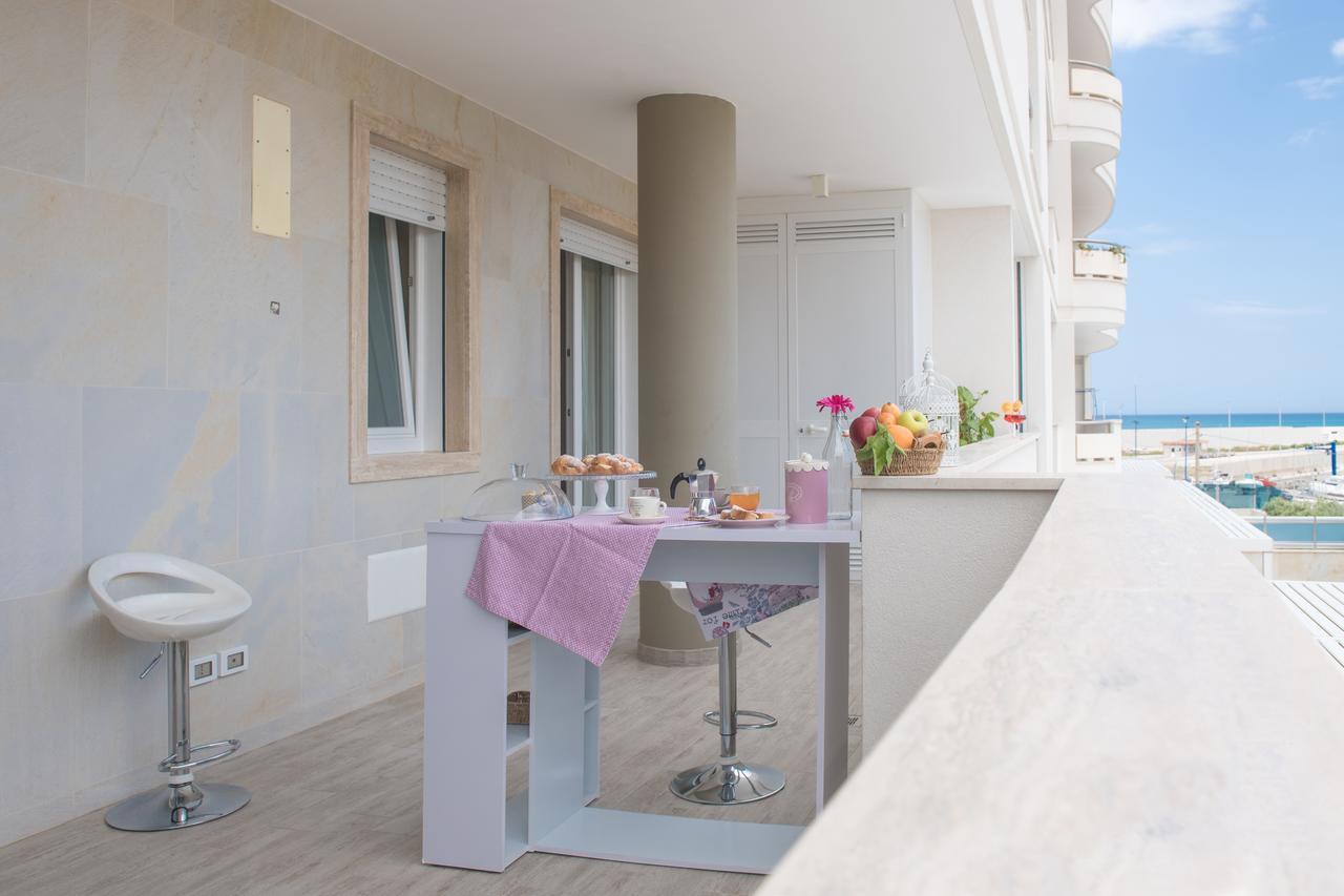 Chicco Di Caffe' Bed & Breakfast Monopoli Bagian luar foto