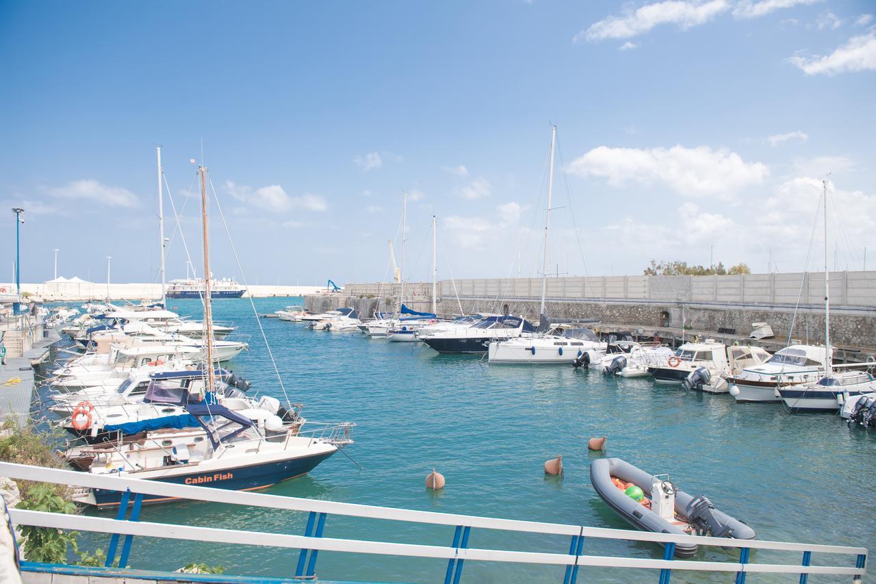 Chicco Di Caffe' Bed & Breakfast Monopoli Bagian luar foto